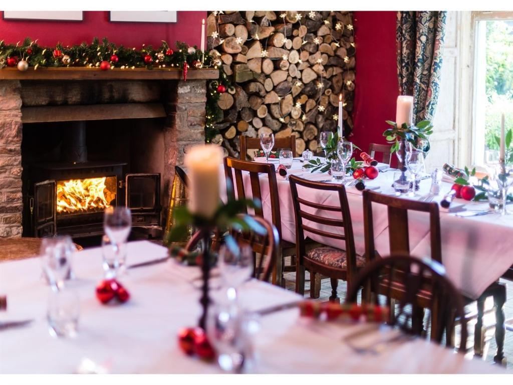 The Oakhill Inn Exterior photo